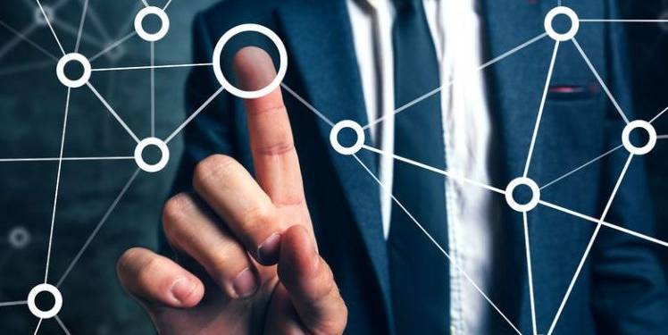ABCD – Always Be Connecting Dots -- With the ABCD-principle one tries to see everything from a customer perspective and anticipate directly to his or her needs. | productmanagers.network